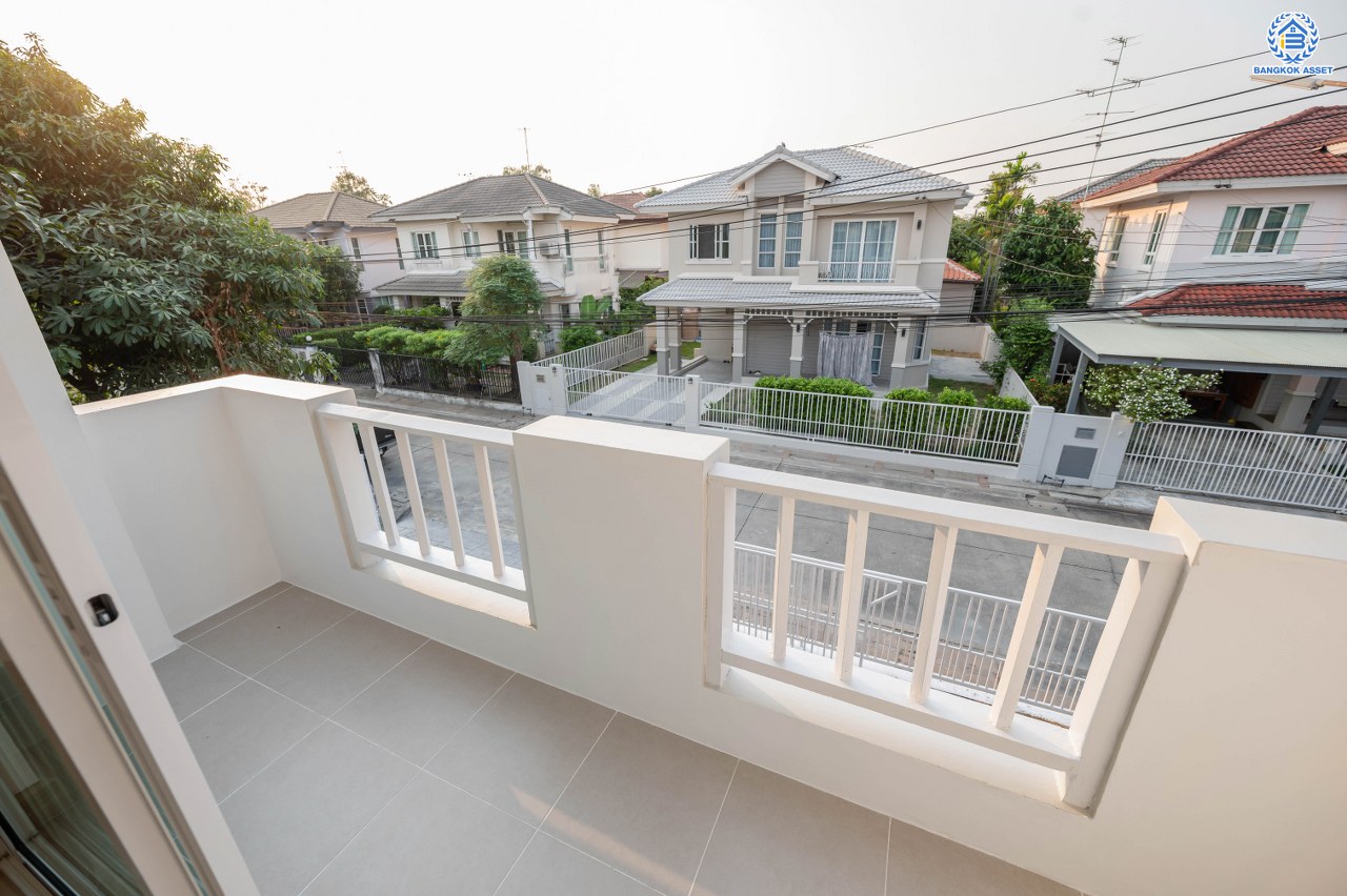 บ้านมือสองตกแต่งใหม่ โครงการ ชัยพฤกษ์ ติวานนท์-ราชพฤกษ์1 เนื้อที่ 56.3 ตร.ว. ฟังก์ชัน 3 ห้องนอน 2 ห้องน้ำ สภาพแวดล้อมดี บนทำเลศักยภาพ หน้าโครงการติดถนนใหญ่ เชื่อมต่อถนนราชพฤกษ์ ใกล้จุดขึ้นทางด่วน "ศรีสมาน" ใกล้ห้าง "เซ็นทรัล เวสต์เกต" และ "โรบินสัน ไลฟ์สไตล์ ศรีสมาน"...